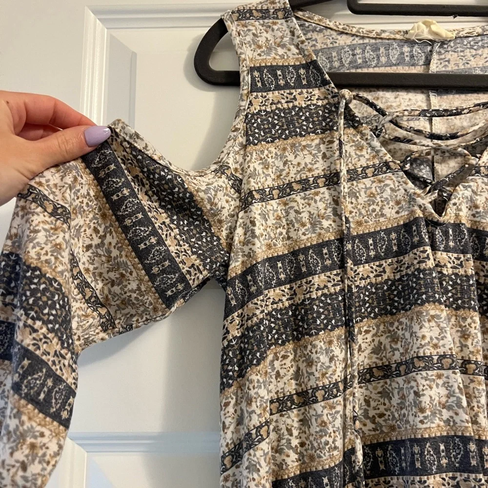 Boho Patterned Cold Shoulder Top - Picture 2 of 4